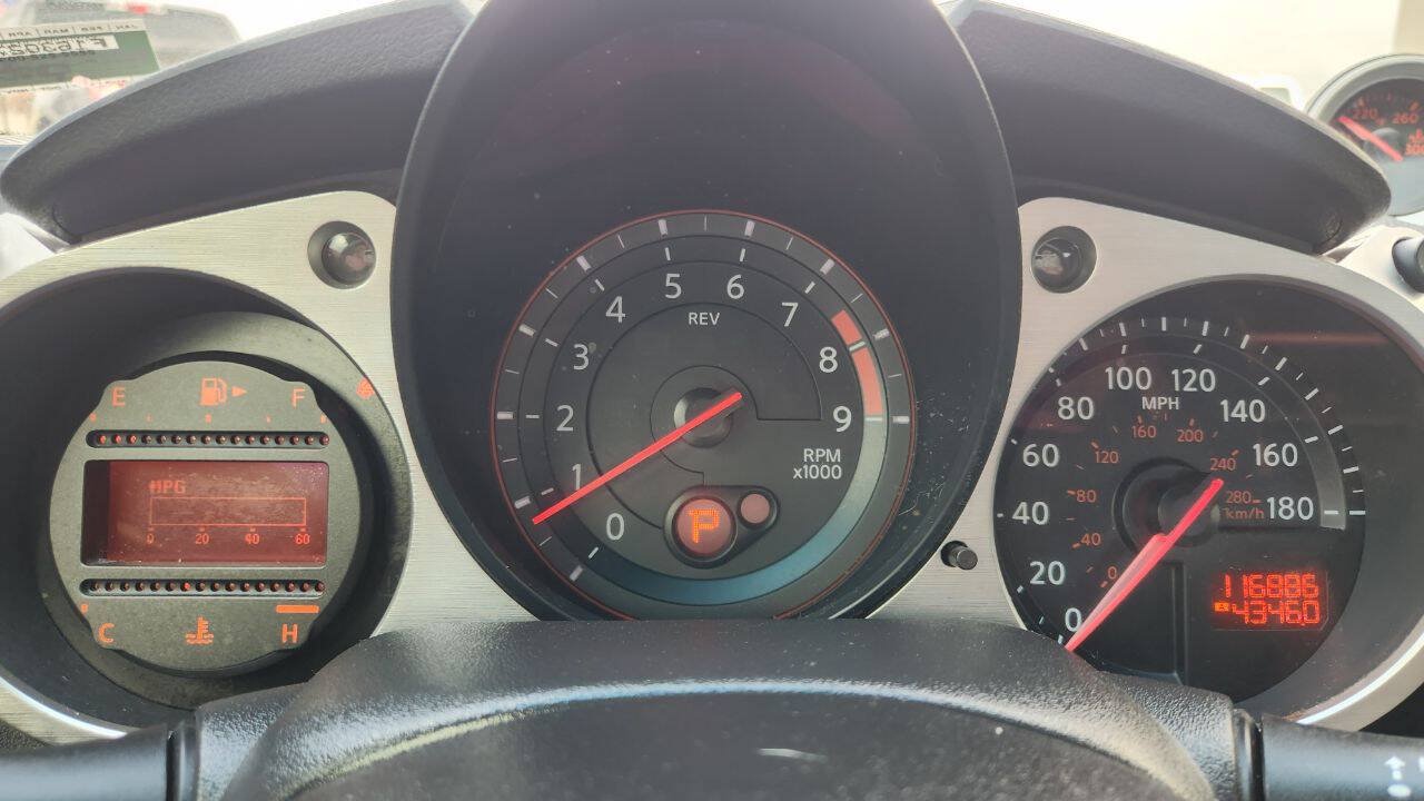 Used 2013 Nissan 370Z Coupe RWD image 20