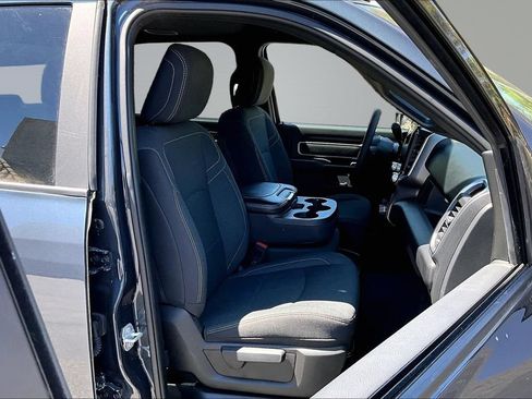 Certified 2025 RAM 2500 Big Horn AWD/4WD image 16