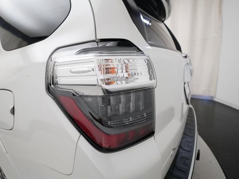 Used 2018 Toyota 4Runner Limited image 34