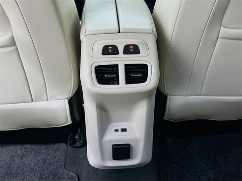 Used 2022 Buick Envision Avenir w/ Technology Package II image 26