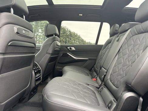 Certified 2024 BMW X7 xDrive40i w/ M Sport Package image 23