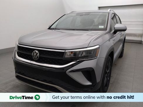 Used 2023 Volkswagen Taos SE w/ Panoramic Sunroof Package FWD image 1