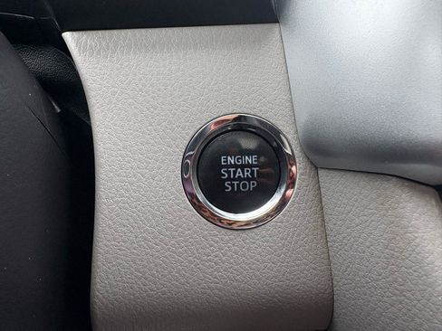 Used 2019 Toyota Highlander Limited AWD/4WD image 18