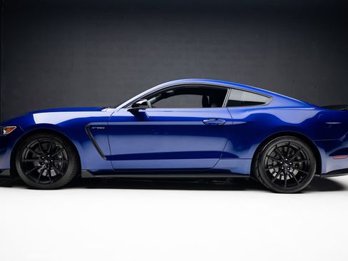 Used 2016 Ford Mustang Shelby GT350 w/ Track Package RWD image 18