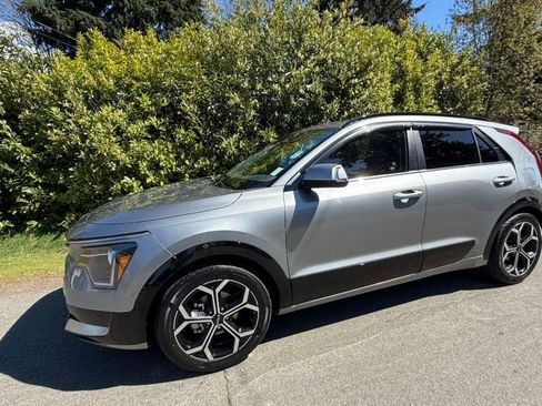 Used 2023 Kia Niro EX Touring FWD image 14