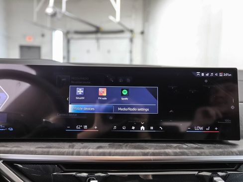 Used 2026 BMW X5 xDrive50e w/ Premium Package image 17