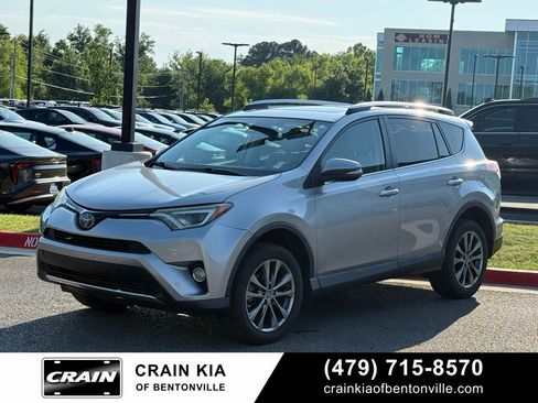 Used 2016 Toyota RAV4 Limited FWD image 3