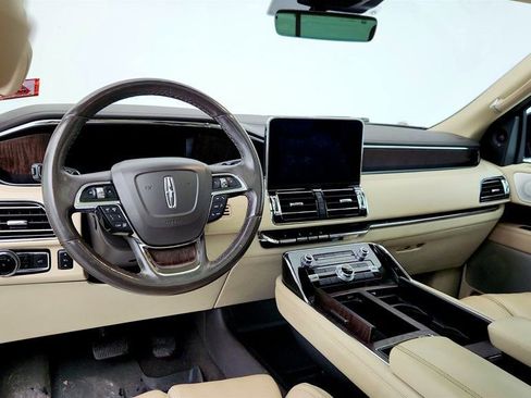 Used 2020 Lincoln Navigator Reserve w/ Equipment Group 208A Reserve image 12