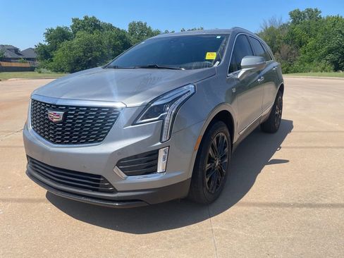 Used 2024 Cadillac XT5 Luxury FWD image 1