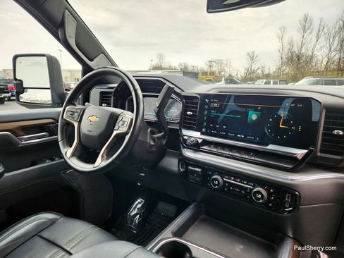 Used 2024 Chevrolet Silverado 2500 High Country AWD/4WD image 37