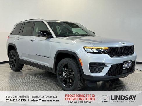 New 2025 Jeep Grand Cherokee Altitude AWD/4WD image 1