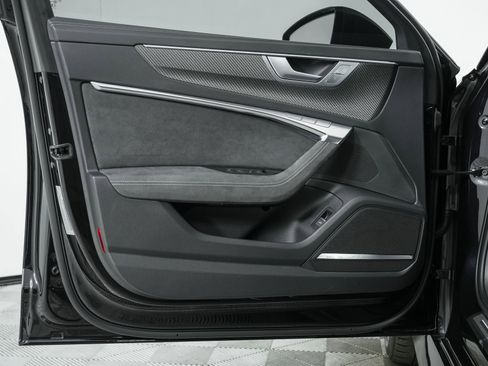 Used 2024 Audi RS 6 performance w/ Matte Carbon Package image 65