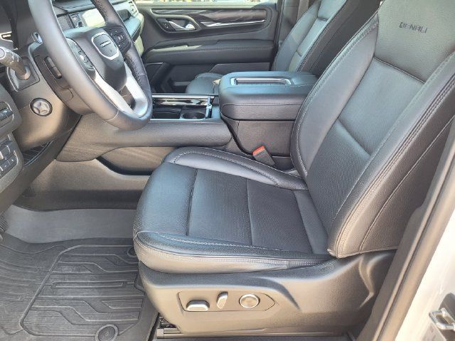 Used 2023 GMC Yukon Denali w/ Denali Reserve Package RWD image 22