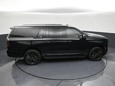 Used 2025 Cadillac Escalade ESV Sport w/ LPO, ONYX Package RWD image 16