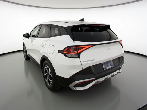 Used 2025 Kia Sportage LX image 6