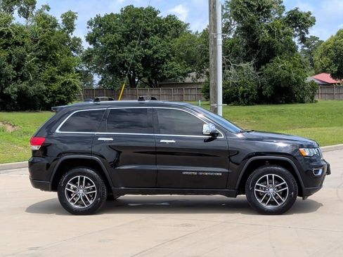 Used 2017 Jeep Grand Cherokee Limited AWD/4WD image 8
