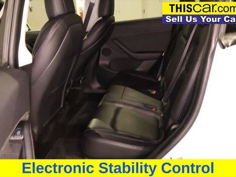 Used 2021 Tesla Model Y Long Range image 21