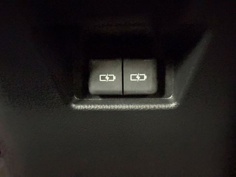 Certified 2023 Toyota Venza LE AWD/4WD image 34
