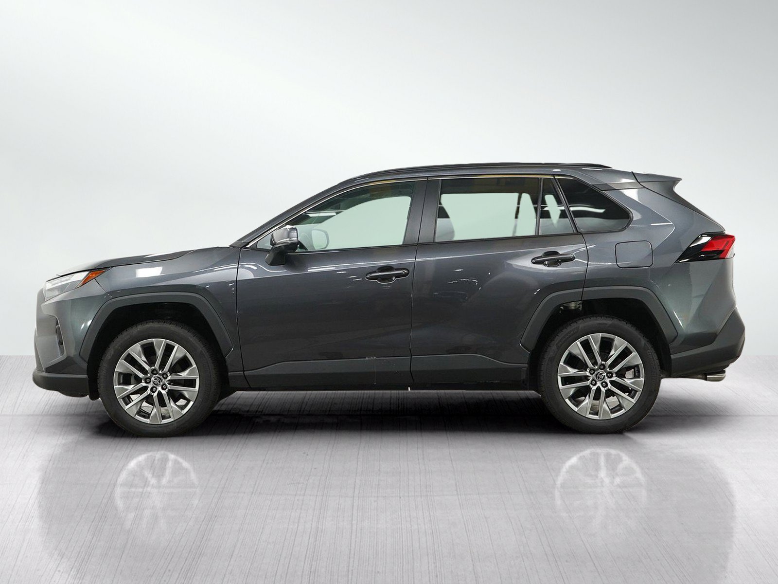 Used 2023 Toyota RAV4 XLE Premium AWD/4WD image 2