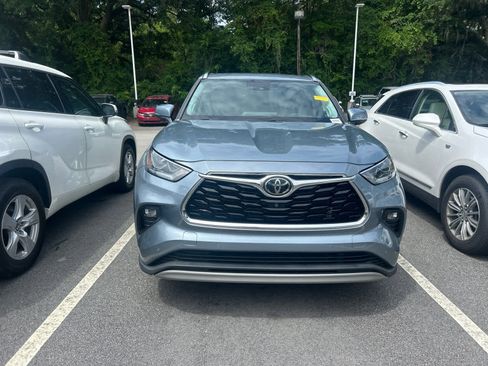 Used 2021 Toyota Highlander Platinum FWD image 7
