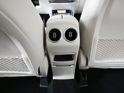 New 2026 Mercedes-Benz GLB 250 image 18