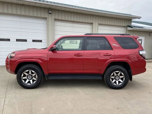 Used 2024 Toyota 4Runner TRD Off-Road Premium image 4