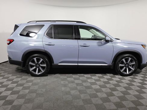 Used 2023 Honda Pilot Touring image 3
