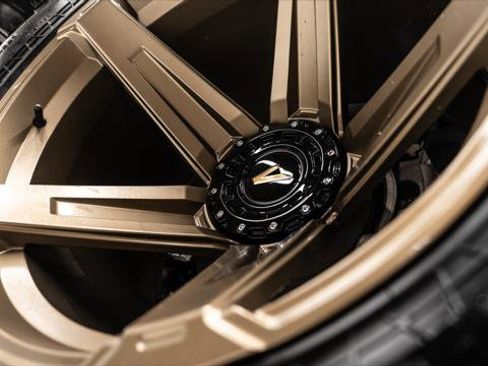 Used 2025 Jeep Gladiator Sport image 28