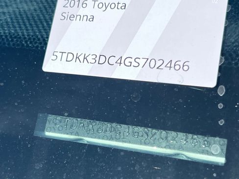 Used 2016 Toyota Sienna LE image 23