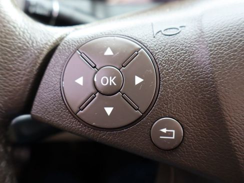 Used 2011 Mercedes-Benz C 300 4MATIC Sedan image 31