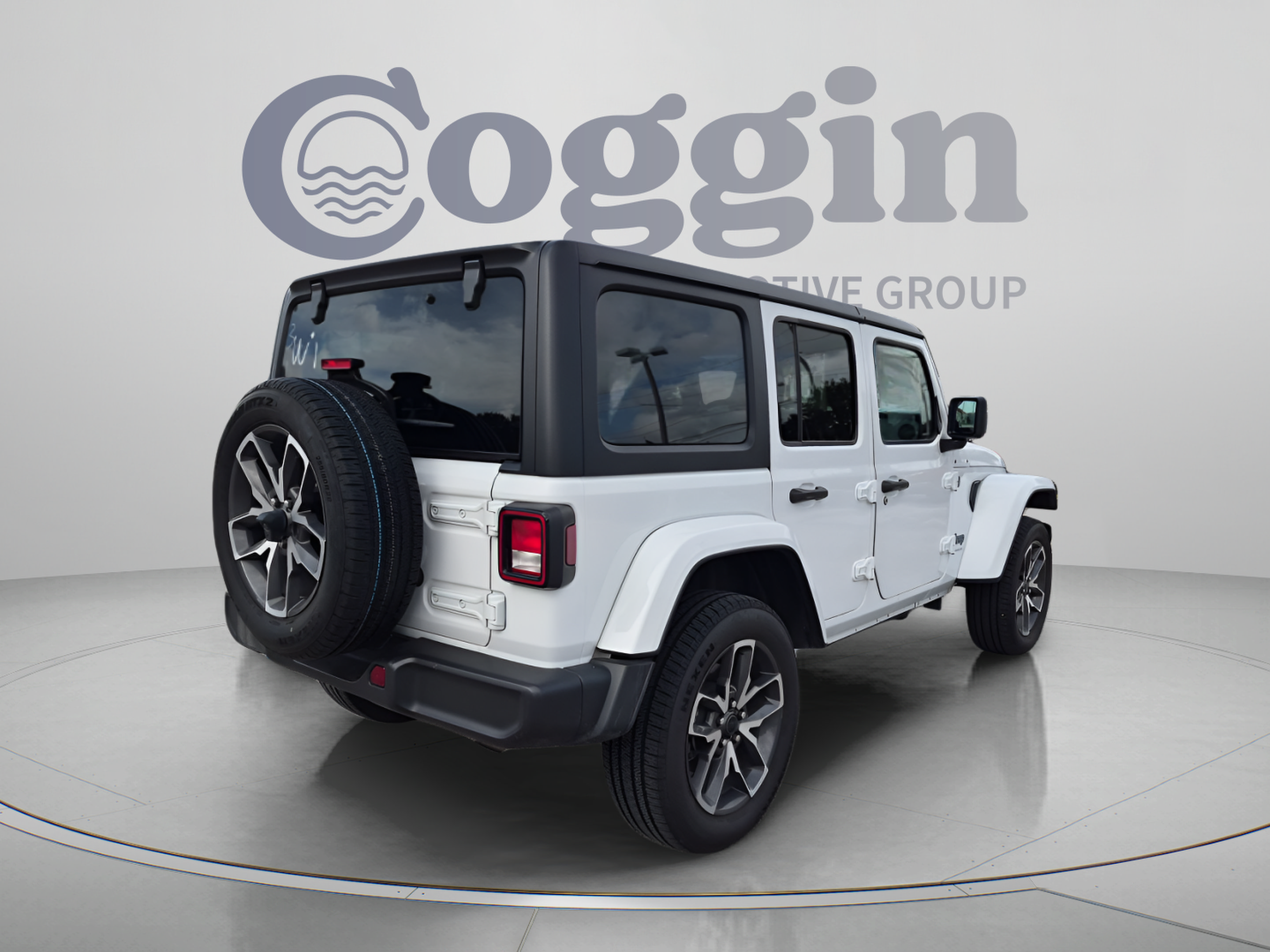 Used 2024 Jeep Wrangler Unlimited AWD/4WD image 5