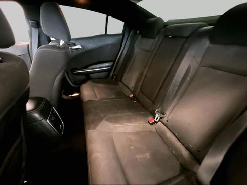 Used 2019 Dodge Charger SXT RWD image 18