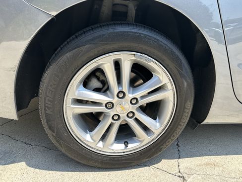 Used 2018 Chevrolet Cruze LT w/ Convenience Package FWD image 34