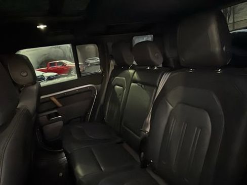Used 2022 Land Rover Defender 110 X-Dynamic SE image 28