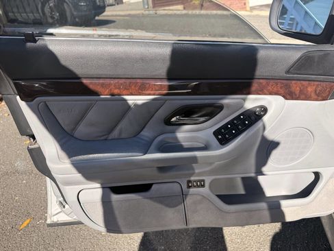 Used 2001 BMW 740iL image 17