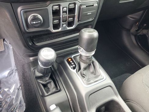 Used 2023 Jeep Wrangler Unlimited Sport image 25