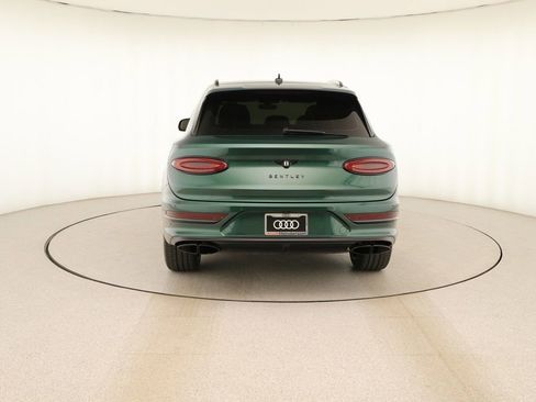 Used 2023 Bentley Bentayga Extended Wheelbase AWD/4WD image 5