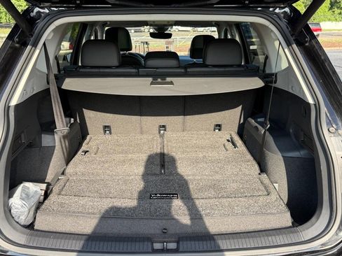 Used 2020 Volkswagen Tiguan SEL w/ Tiguan Three-Row MDO Package image 4