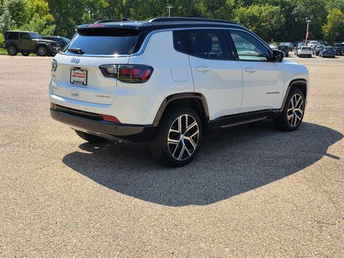 Used 2024 Jeep Compass Limited w/ Elite Group AWD/4WD image 8