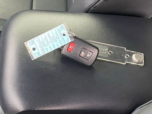 Used 2021 Toyota 4Runner SR5 image 28