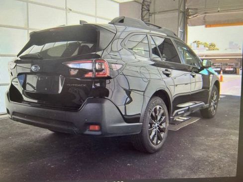 Used 2025 Subaru Outback Onyx Edition AWD/4WD image 2