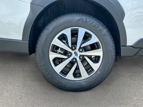 Used 2025 Subaru Outback Premium w/ Popular Package #1A AWD/4WD image 27