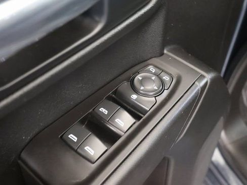 Used 2020 Chevrolet Silverado 1500 Custom w/ Custom Value Package image 16