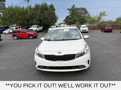 Used 2017 Kia Forte LX FWD image 2