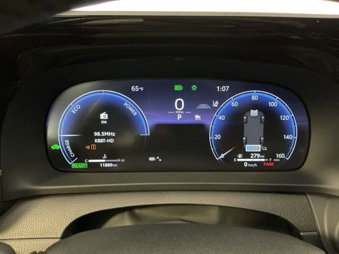 Used 2023 Toyota Crown Platinum image 12