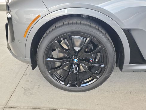 Used 2027 BMW X7 xDrive40i w/ M Sport Package AWD/4WD image 9