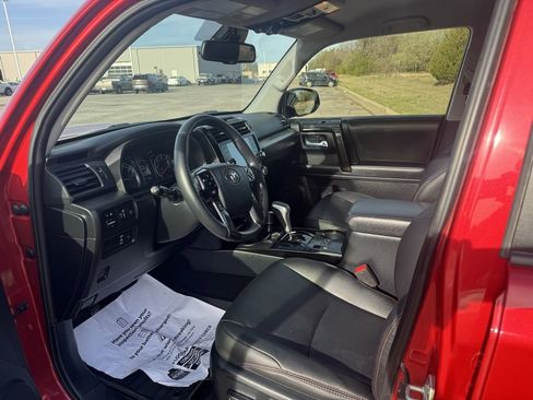 Used 2023 Toyota 4Runner TRD Off-Road Premium image 10