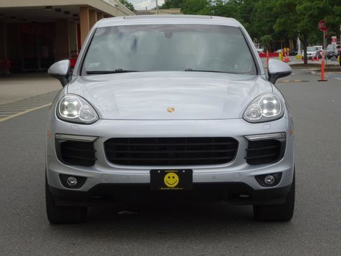 Used 2017 Porsche Cayenne Platinum Edition AWD/4WD image 2