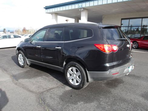 Used 2011 Chevrolet Traverse LT w/ Personal Connectivity Package FWD image 3