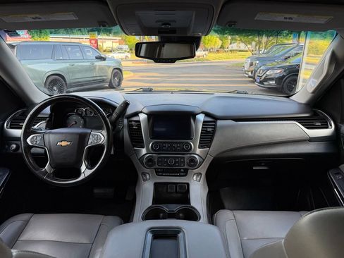 Used 2019 Chevrolet Suburban LT AWD/4WD image 12